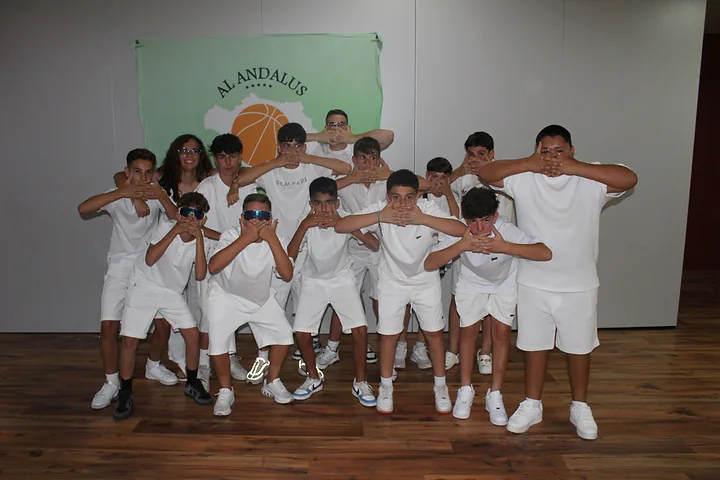 Un equipo en el photocall de Huelva