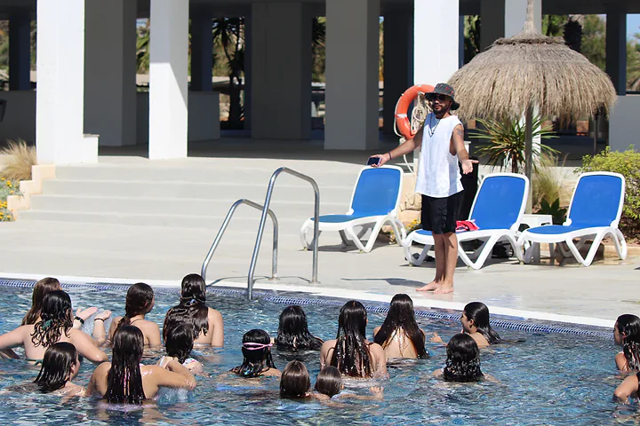 Actividad en el agua, en la piscina